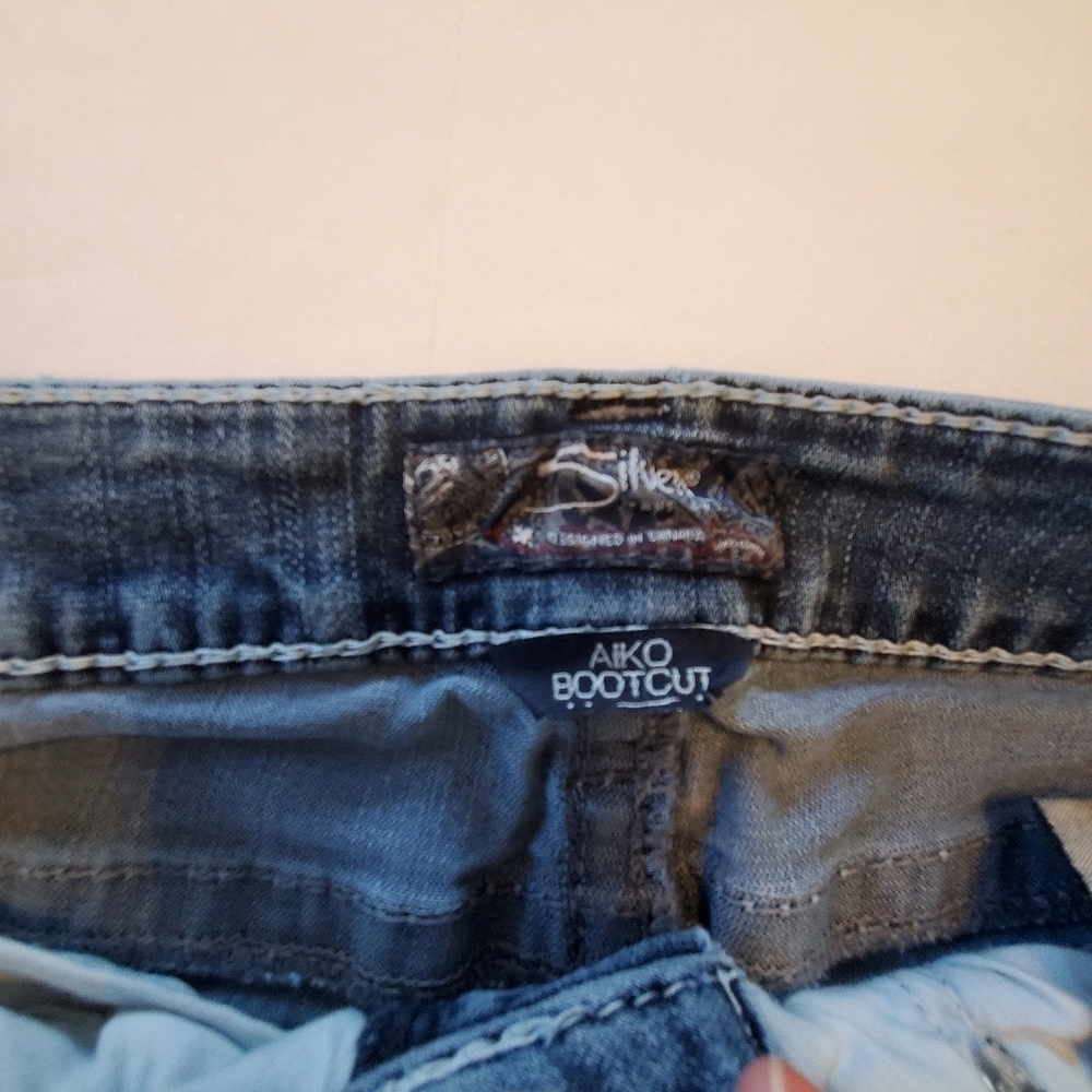 Silver Jeans Women's Aiko Bootcut Jeans Size 27 x 31, Medium Blue Wash - Picture 6 of 8